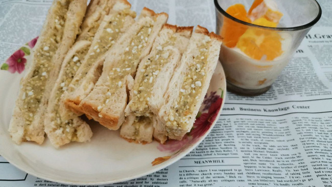 #美食视频挑战赛# 鸡蛋土豆泥三明治的做法