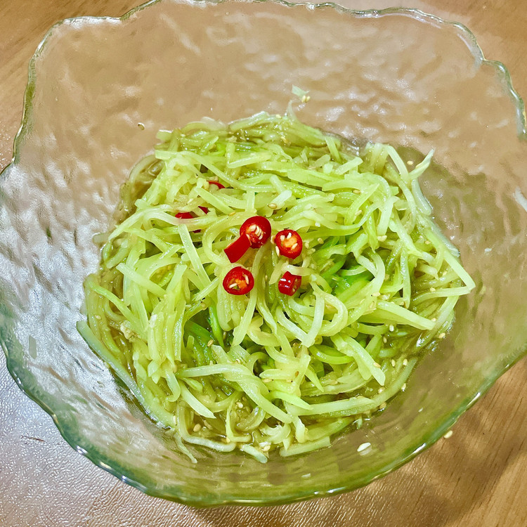 凉拌莴笋丝（酸辣开胃）的做法