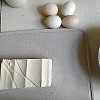 鸡蛋焖豆腐的做法图解1
