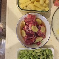 芸豆土豆排骨煲的做法图解1