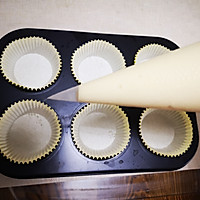 零失败的奶香马芬蛋糕#安佳黑科技易涂抹软黄油#的做法图解8
