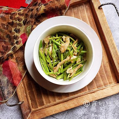 家常快手菜 芦蒿炒肉丝