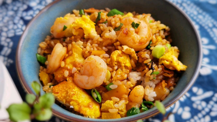 虾仁蒜苗蛋炒饭