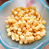 金沙玉米粒的做法图解1