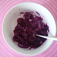 紫薯西米卷的做法图解2