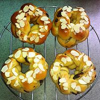 葡萄干花环面包的做法图解29