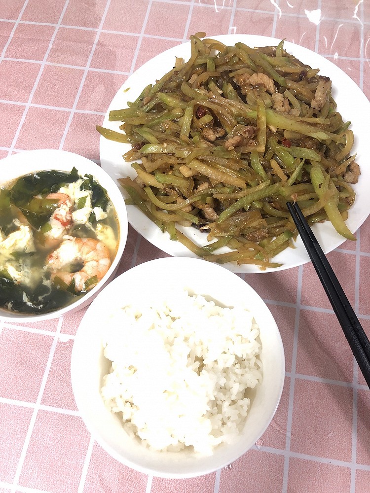 粗粉炒青萝卜的做法