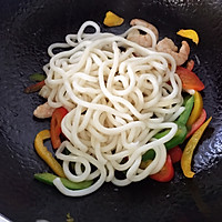 彩椒虾仁炒乌冬的做法图解5