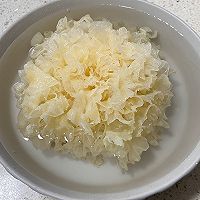 #食在幸福年 总有新花样#雪梨冰糖银耳汤的做法图解2