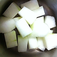 酸菜炖冬瓜的做法图解1