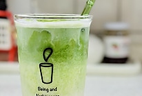 茉香抹茶冰拿铁的做法