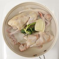 脆皮爆汁红烧乳鸽-凯度蒸烤箱的做法图解2