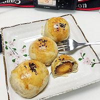 微甜豆沙蛋黄酥的做法图解7