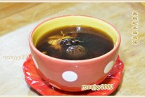 黑枸杞冬菇鸡汤的做法
