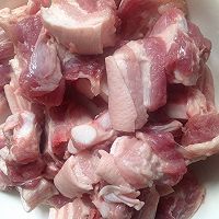 红烧肉烧虎皮蛋的做法图解1