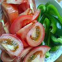 最美味巴沙鱼吃法--番茄菜椒烩巴沙的做法图解3