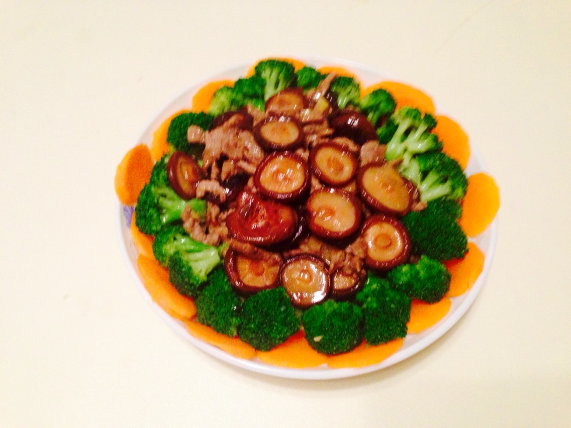 Beef mushroom meets broccoli and carrot