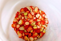 自制草莓酵素饮的做法