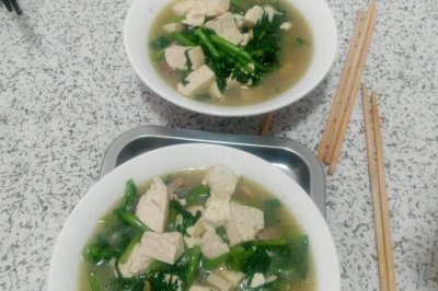 茼蒿炖东北豆腐