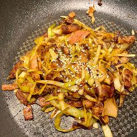 #袋福到万家#快手料理《辣白菜五花肉拌饭》的做法图解7