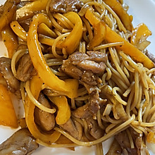 黑椒牛柳炒意面