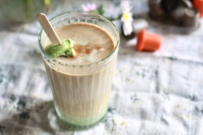 绿豆牛乳冰拿铁