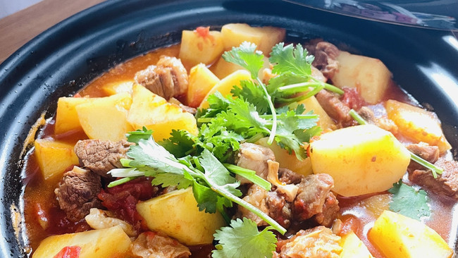 西红柿土豆牛腩的做法