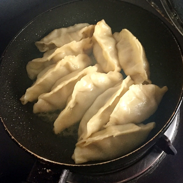 美味锅贴的做法图解6