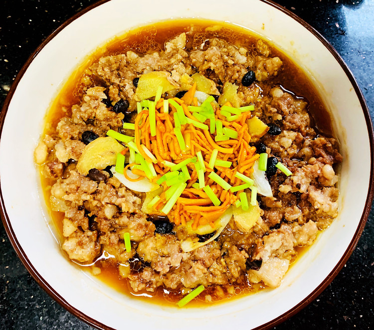 虫草花咸蛋黄蒸肉饼的做法