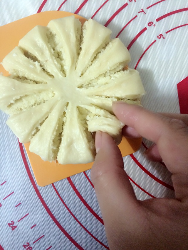 椰蓉花朵面包的做法图解8