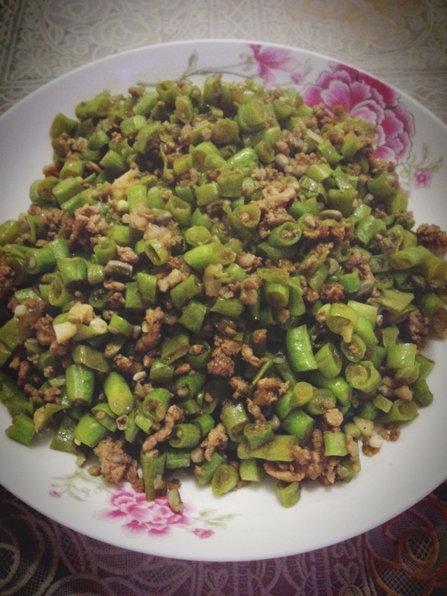 肉末豆角的做法图解2