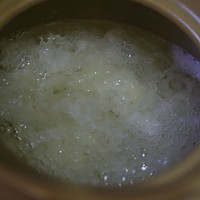 桃胶雪燕皂角米炖丑耳的做法图解9