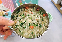 宝宝辅食：豆腐鱼肉香菇红椒空心菜汤面的做法