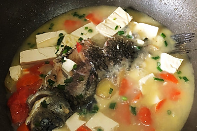 鲫鱼豆腐汤