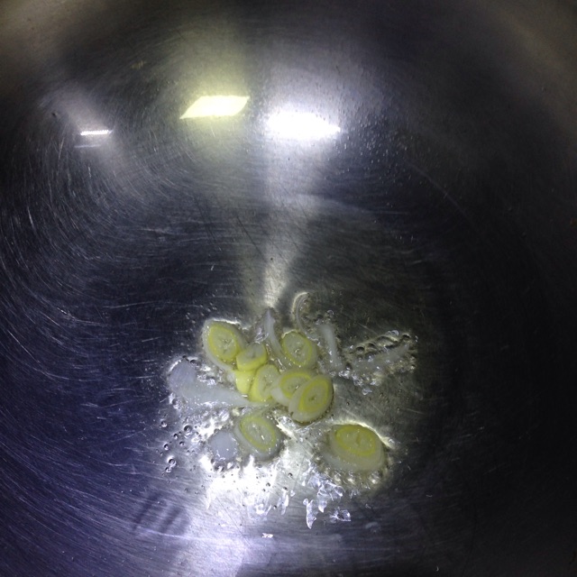 菠菜炒鸡蛋的做法图解2