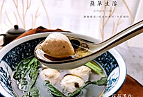 菠菜丸子汤#春天不减肥，夏天肉堆堆#的做法