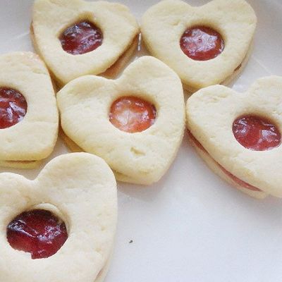 草莓夹心饼干