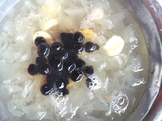 银耳甜汤的做法