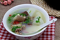 热腾腾的萝卜炖羊肉汤的做法