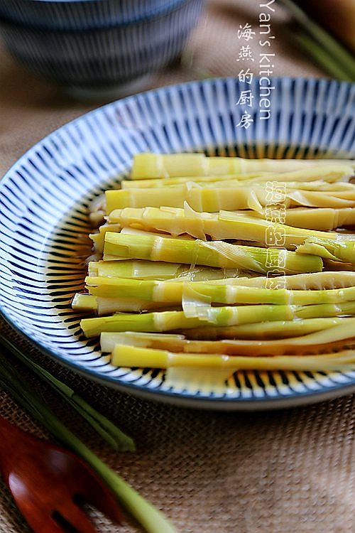 春日刮油消脂健康食谱『泡椒卤笋』