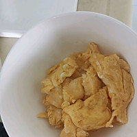 莴苣炒蛋的做法图解2