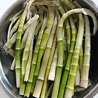 凉拌竹笋的做法图解1