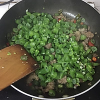 豆角橄榄菜炒肉～懒人版·下饭菜的做法图解3