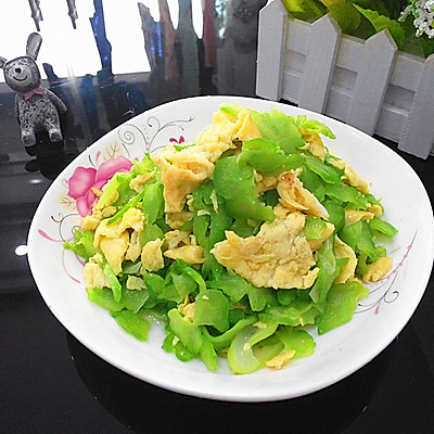 苦瓜炒鸡蛋