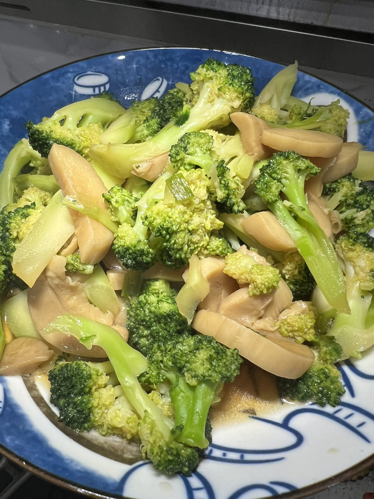 西兰花炒杏鲍菇的做法