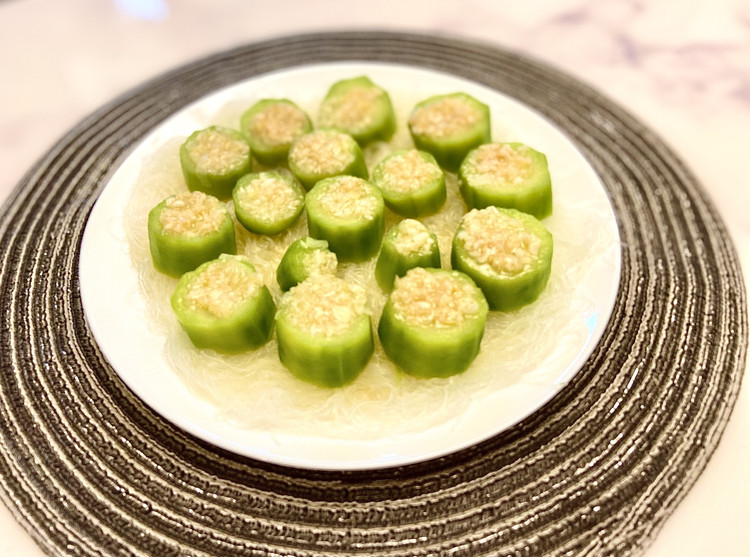 夏日美味蒜蓉粉丝蒸丝瓜的做法