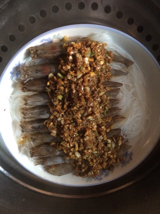 蒜蓉粉丝开边虾的做法图解6