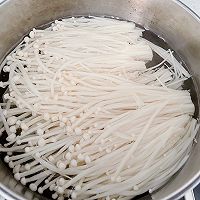 #浪漫七夕 共度“食”光#夏日清爽凉拌金针菇的做法图解5