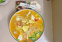 松茸鲜杂蔬汤（番茄金针菇鸡蛋豆腐蔬菜肉丸）的做法