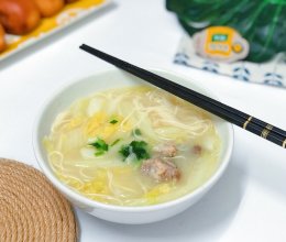一个宝搞定一锅青菜素面喝出鸡汤味道的做法